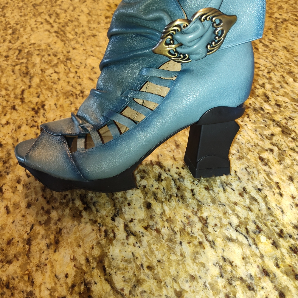 Stylish Blue Women's Heeled Sandals